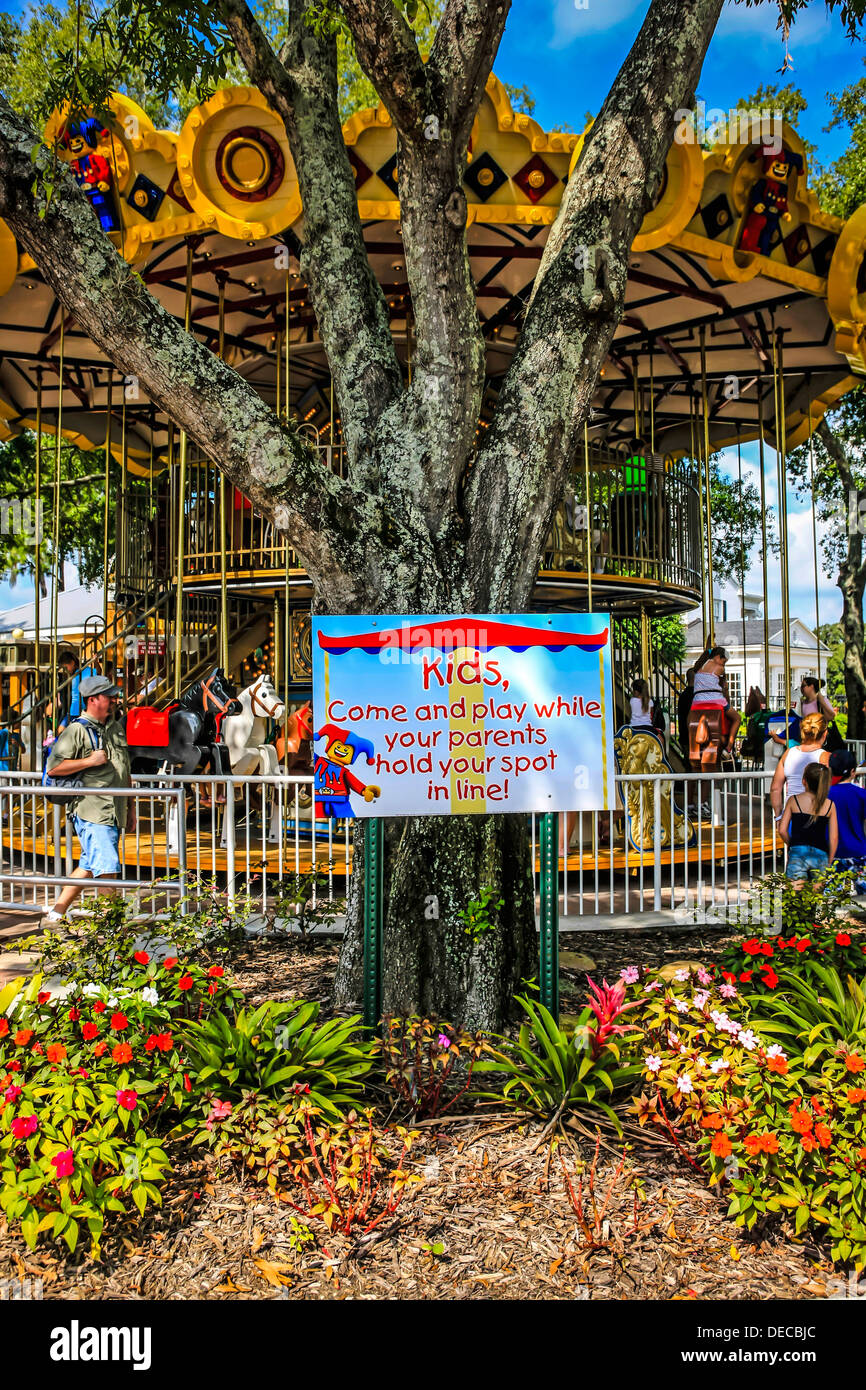 Le golden Carousel au parc à thème Legoland Florida Banque D'Images