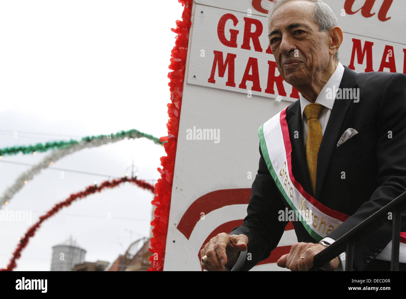 14 septembre 2013 - Manhattan, New York, États-Unis - l'ancien gouverneur de New York, Mario Cuomo sert de Grand maréchal de la grande procession de San Gennaro, coup d'envoi de la 87e Festival annuel de San Gennaro dans le little Italy de Manhattan, NY (crédit Image : © Chevrestt ZUMAPRESS.com)/Angel Banque D'Images