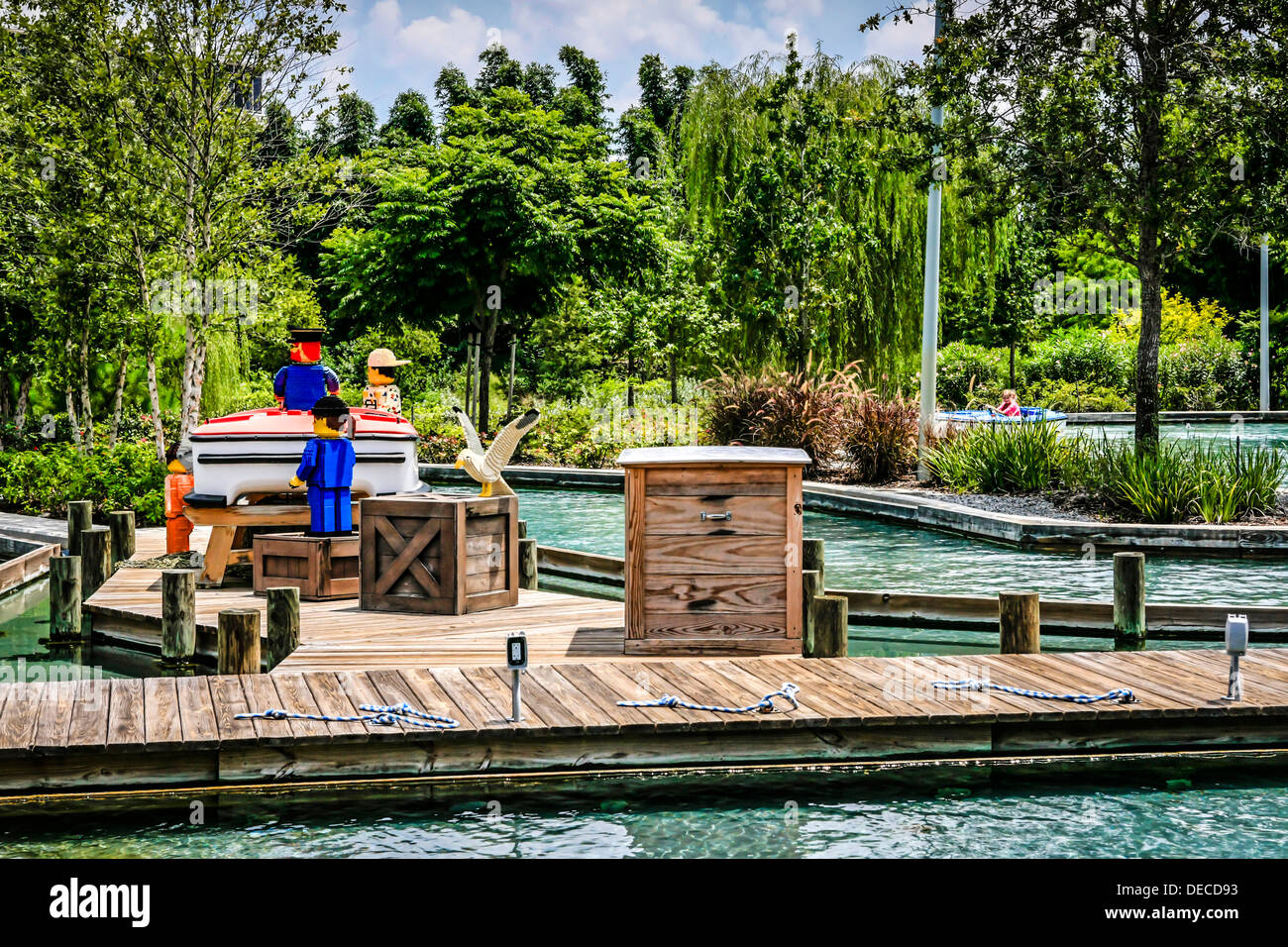 La conduite d'un bateau au parc à thème Legoland Florida Banque D'Images