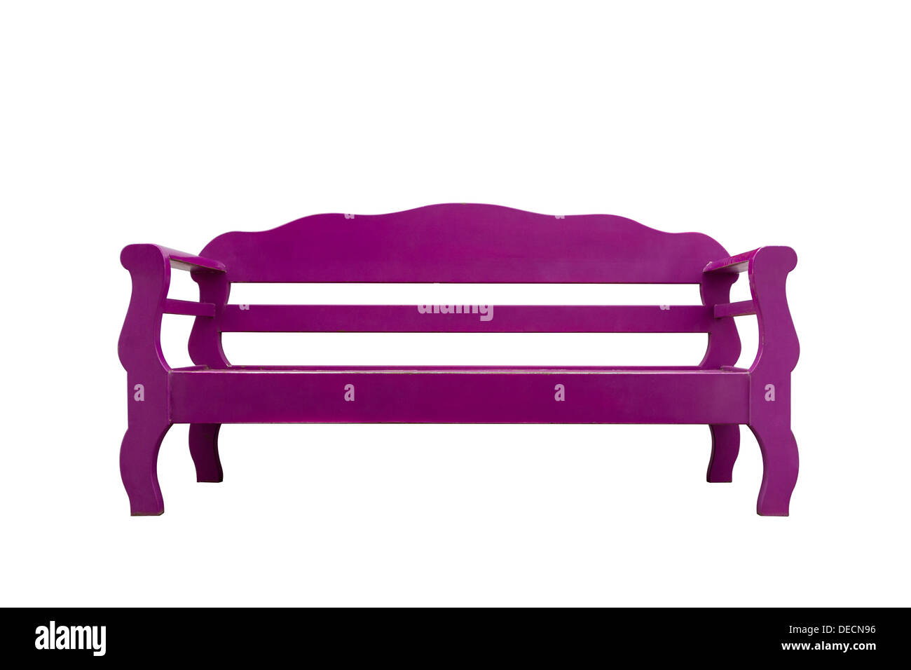 Banc en bois isoler violet sur fond blanc. Banque D'Images