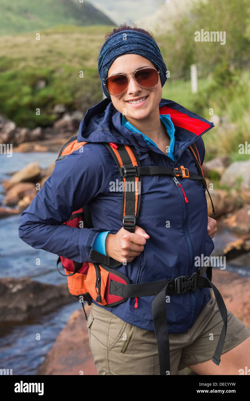 Sporty brunette on a hike Banque D'Images