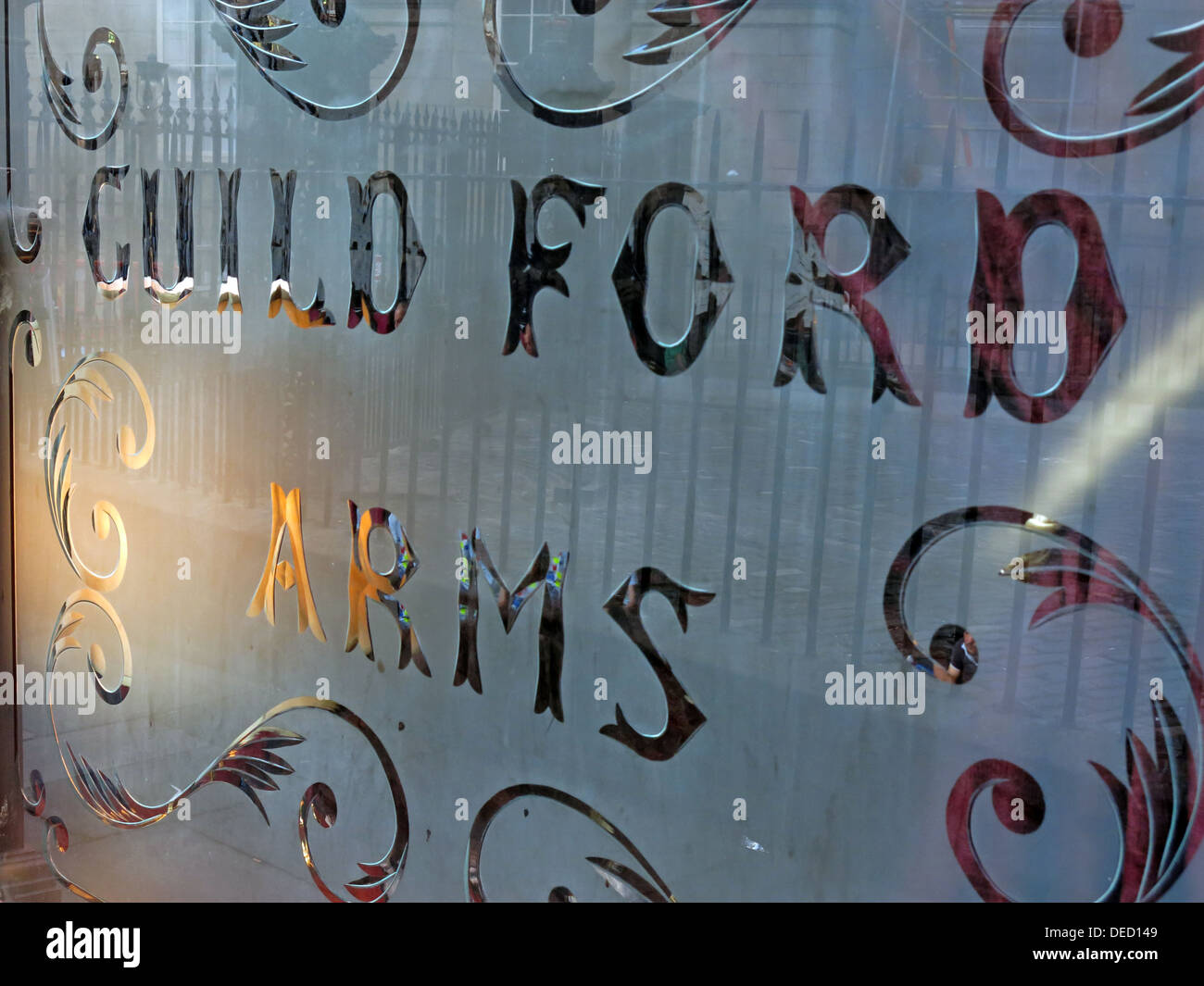 Guildford Arms pub, fenêtre en verre gravé à l'Ouest s'inscrire St, Édimbourg, Écosse, Royaume-Uni Banque D'Images