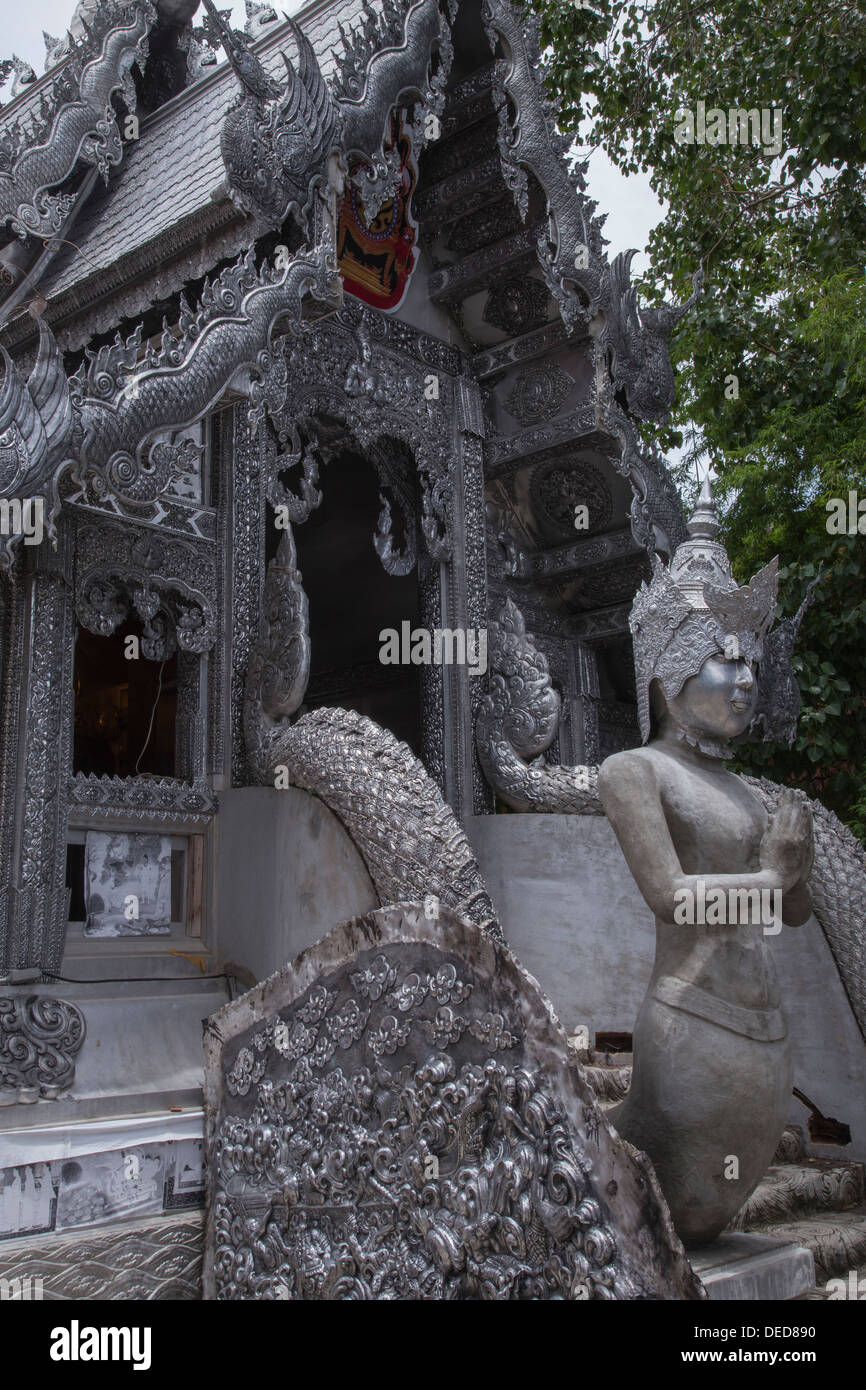 Temple Wat Sri Suphan argent lié à l'artisanat local de travail de l'argent, et ainsi beaucoup d'argent a été intégrée dans les bâtiments Banque D'Images