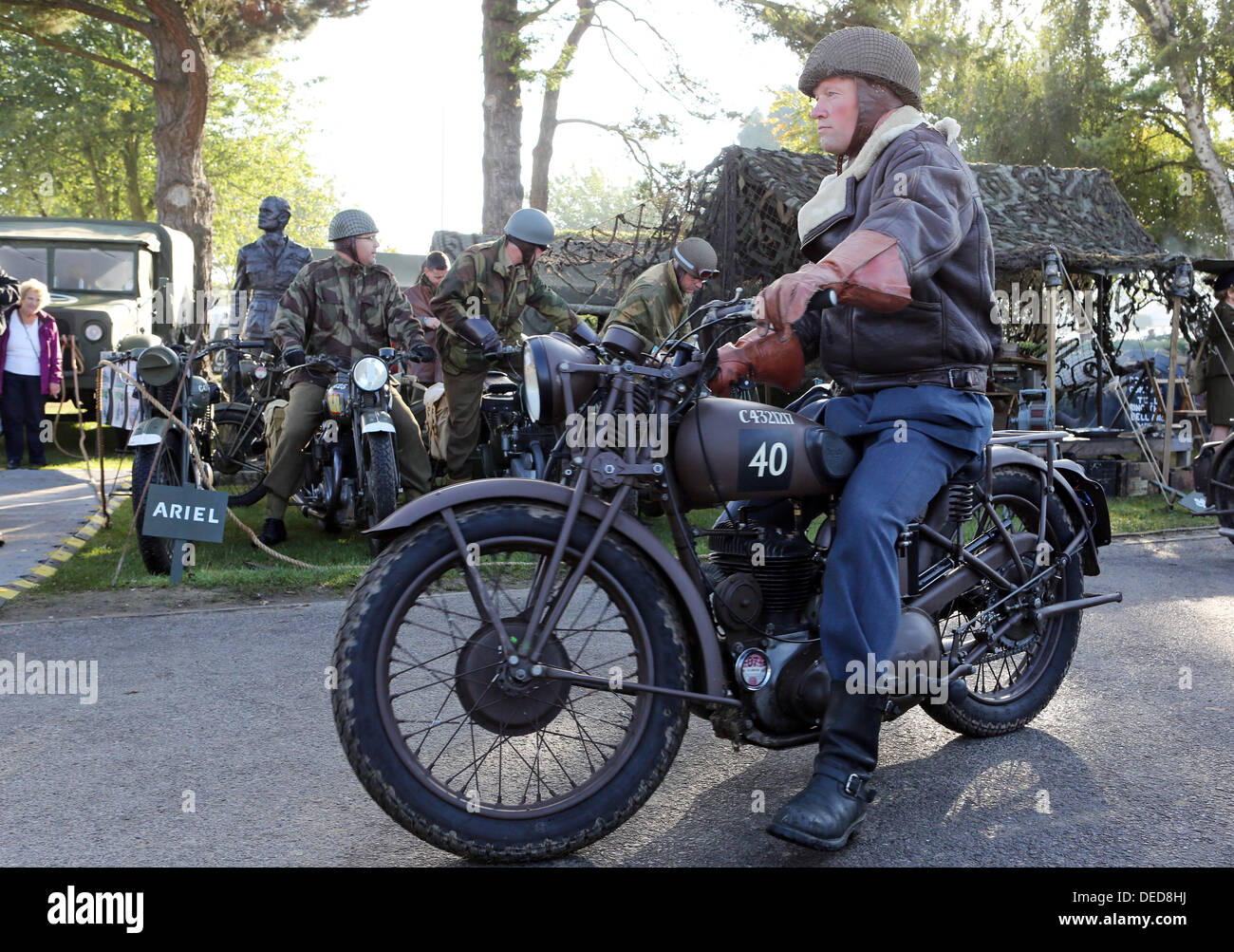 Chichester, UK . 15e Août, 2013. Goodwood Revival 2013 au Goodwood Motor Circuit - Photo montre les motos période © Oliver Dixon/Alamy Live News Banque D'Images