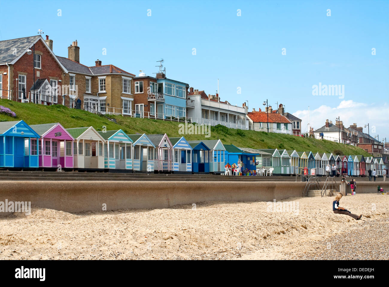 Vue sur la plage de Southwold, une ville sur la côte de la mer du Nord, dans le district de Waveney, East Anglia Suffolk, Angleterre. Banque D'Images