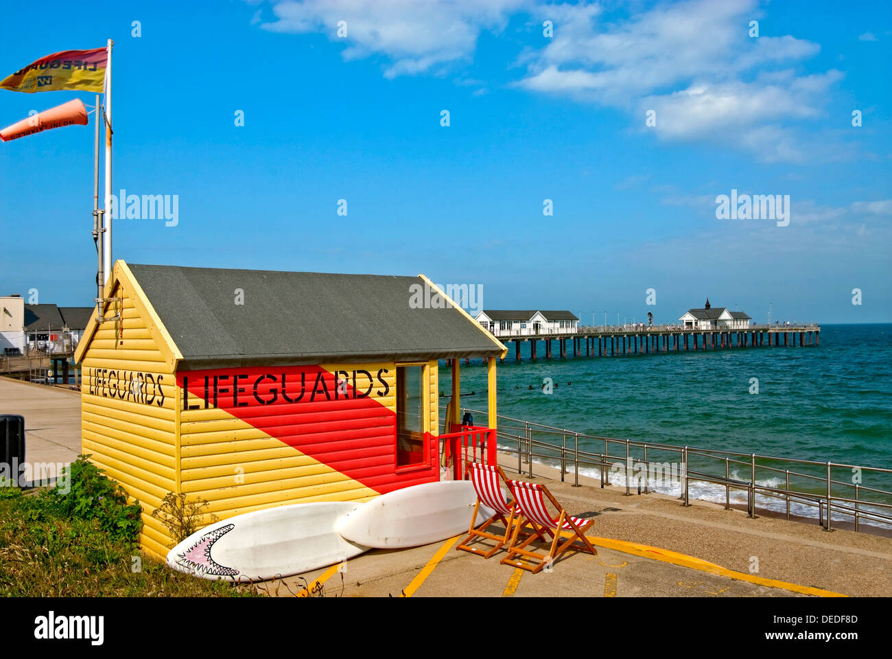 Gardes vie Cabane de plage de Southwold, une ville sur la côte de la mer du Nord, dans le district de Suffolk Waveney, East Anglia, Angleterre Banque D'Images