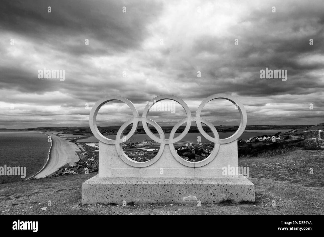 Weymouth et Portland anneaux olympiques avec vue sur plage de Chesil et l'Académie de voile Banque D'Images