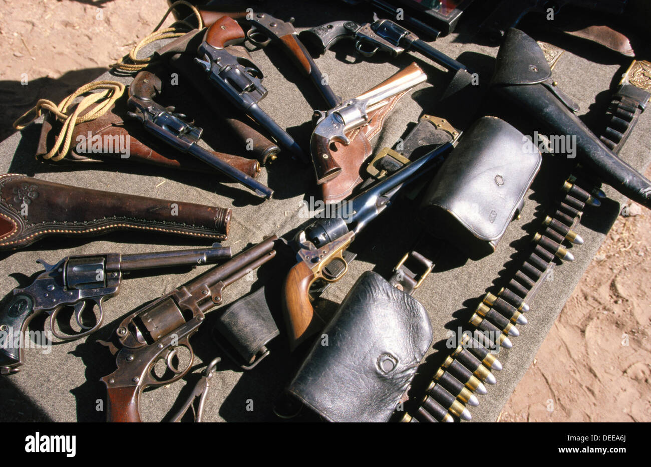 Historic revolvers Banque de photographies et d'images à haute résolution -  Alamy
