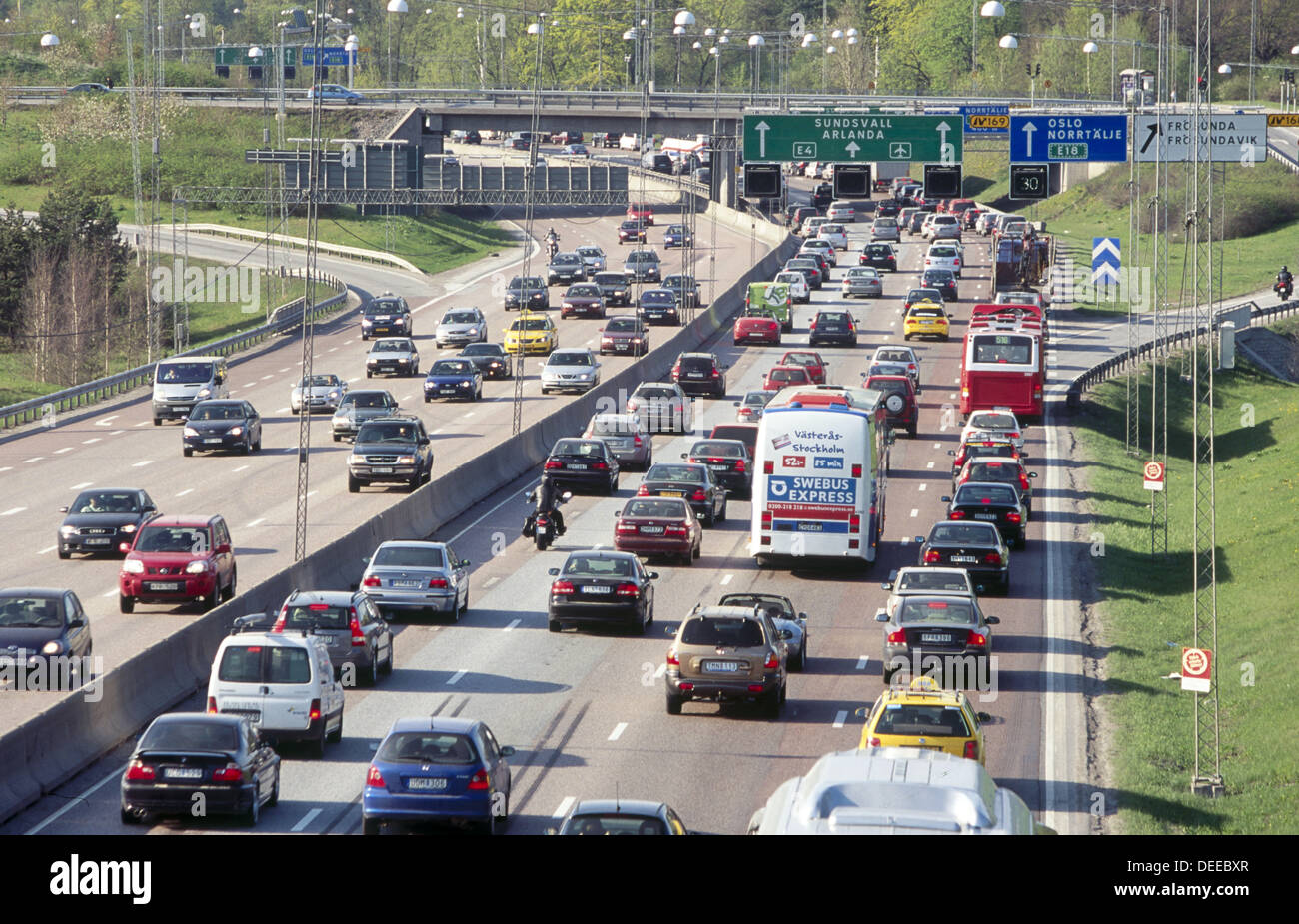 Location De Files D Autoroute E4 En Direction De Stockholm Arlanda Airport La Suede Photo Stock Alamy