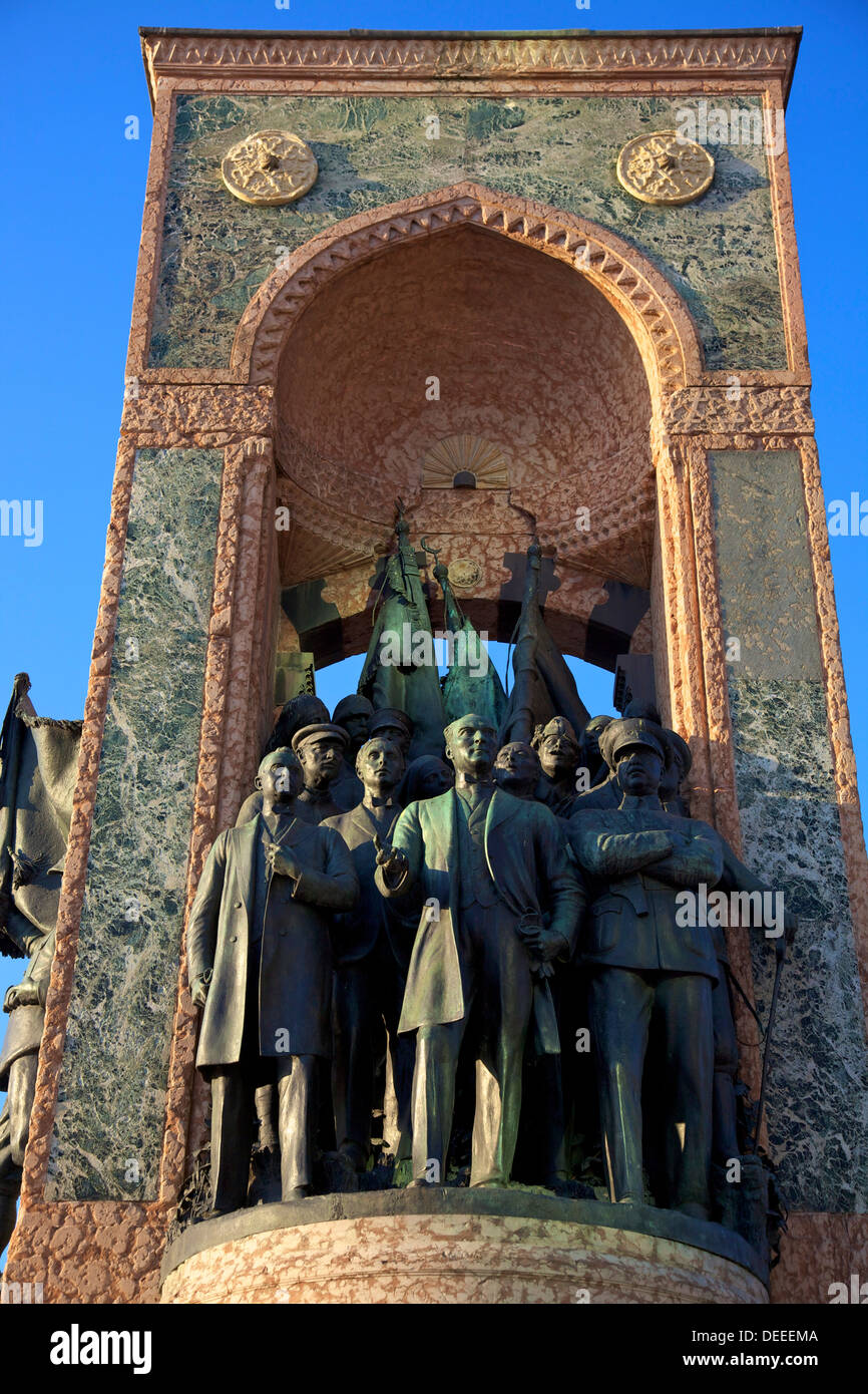 Monument de la République, Place Taksim, Istanbul, Turquie, Europe Banque D'Images