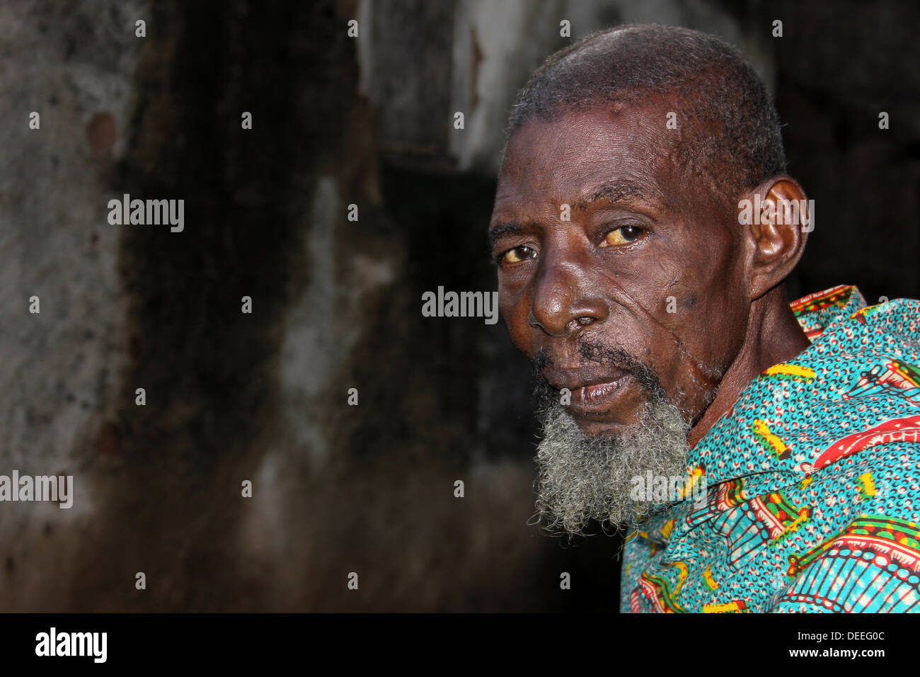 L'aîné, Tengzug Tribu Talensi Village, Ghana Banque D'Images