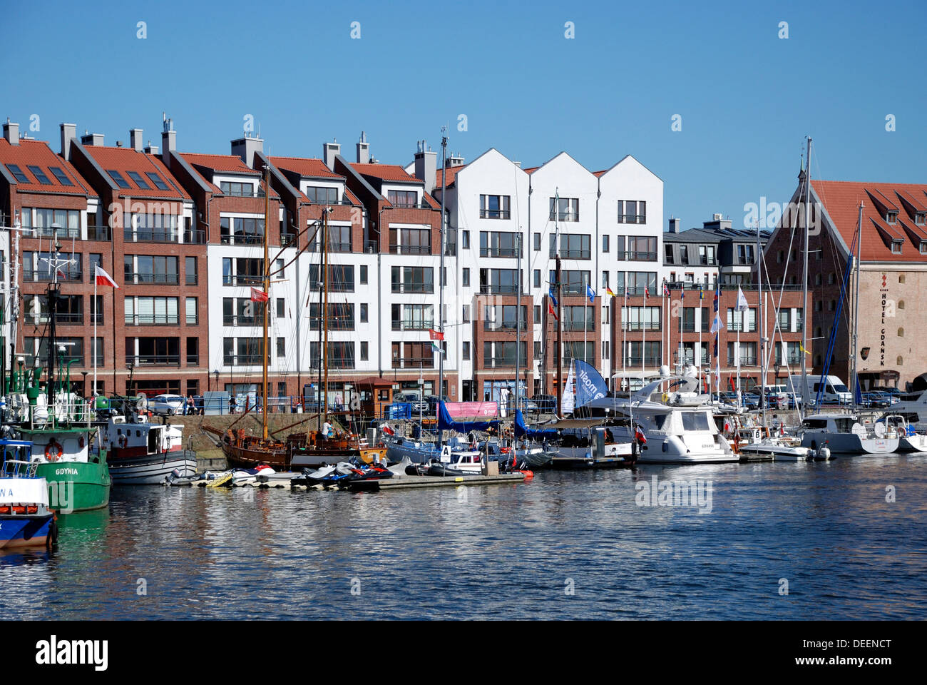 Marina dans la ville polonaise de Gdansk. Banque D'Images