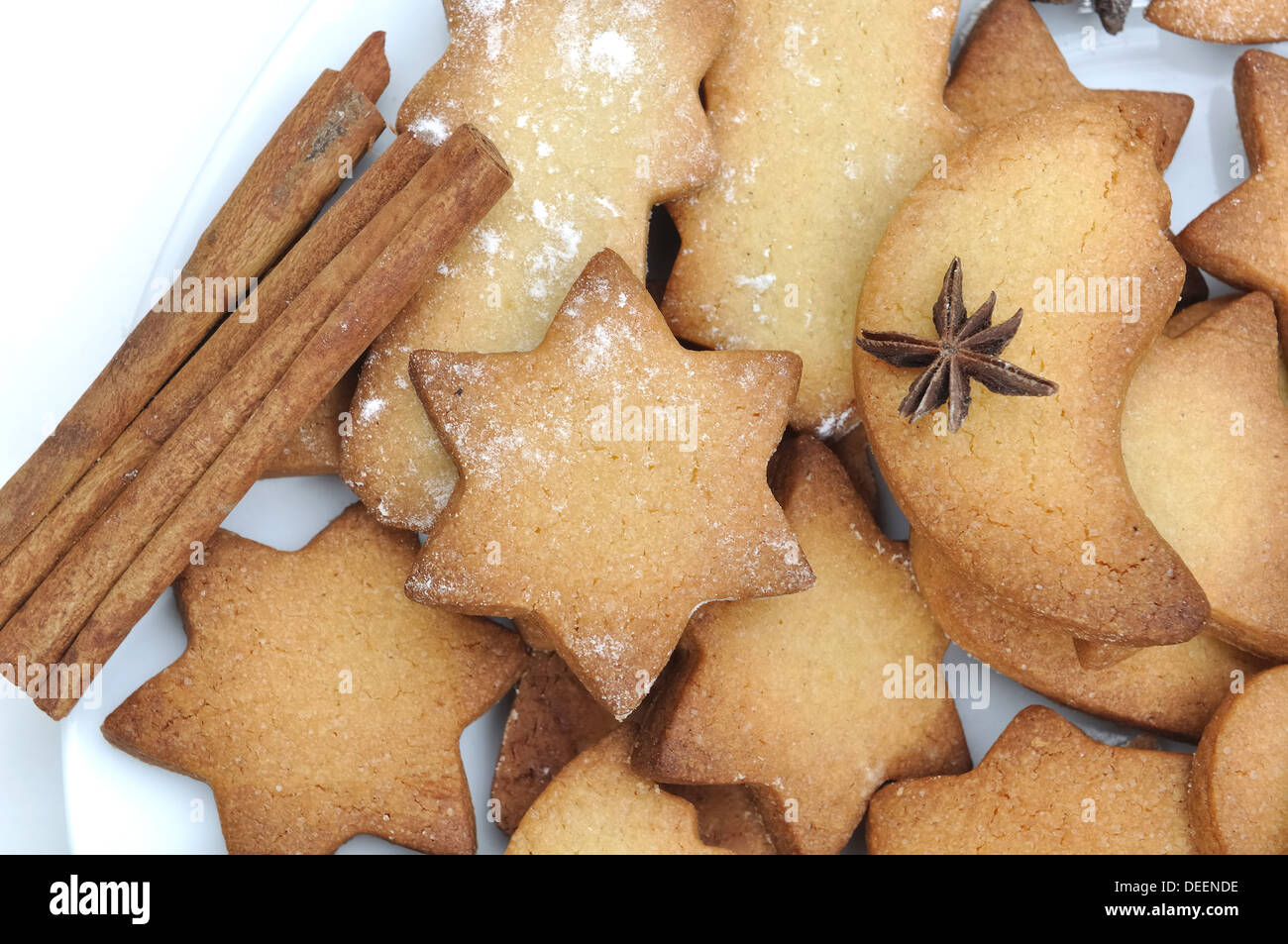 Épices sur des biscuits pour Noël Banque D'Images