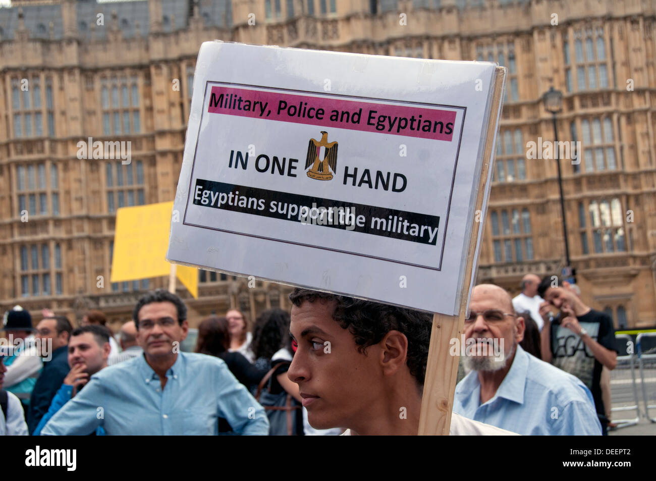 Des manifestants pro-gouvernementales égyptiennes Pro-Army à Londres Août 2013 Banque D'Images