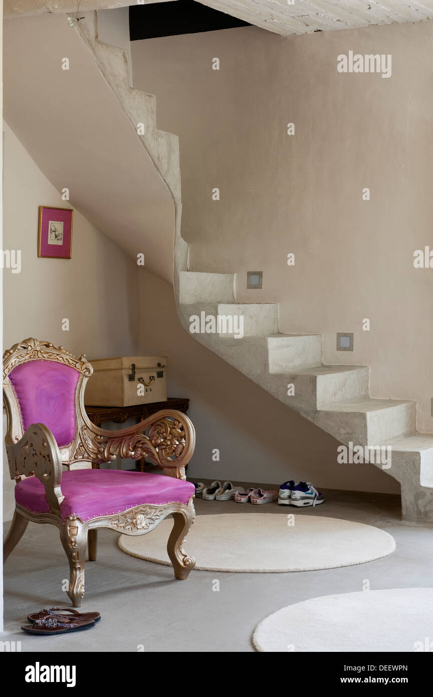 Escalier en béton en Luberon farmhouse Banque D'Images