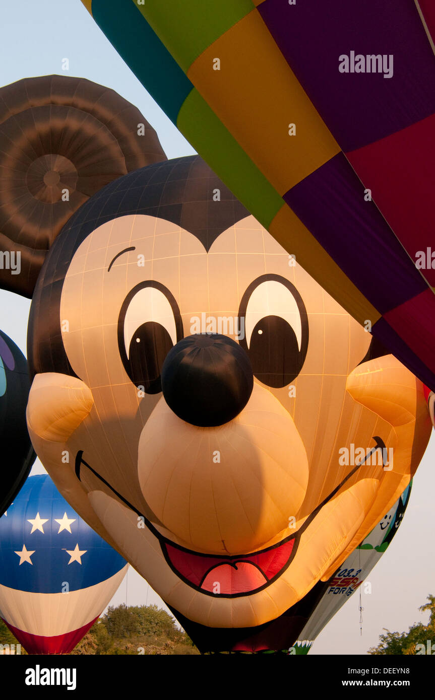Mickey mouse hot air balloon Banque de photographies et d’images