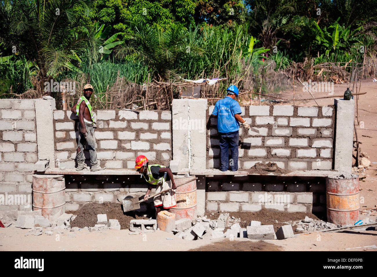 Construction brique afrique Banque de photographies et d’images à haute ...