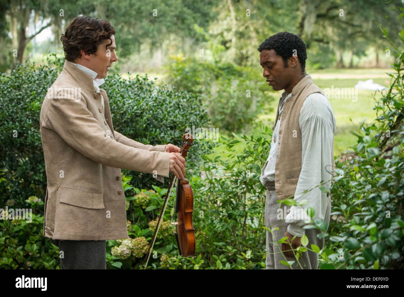 12 ANS UN ESCLAVE 2013 Fox Searchlight Pictures film avec Benedict Cumberbatch à gauche et Chiwetel Ejiofor Banque D'Images