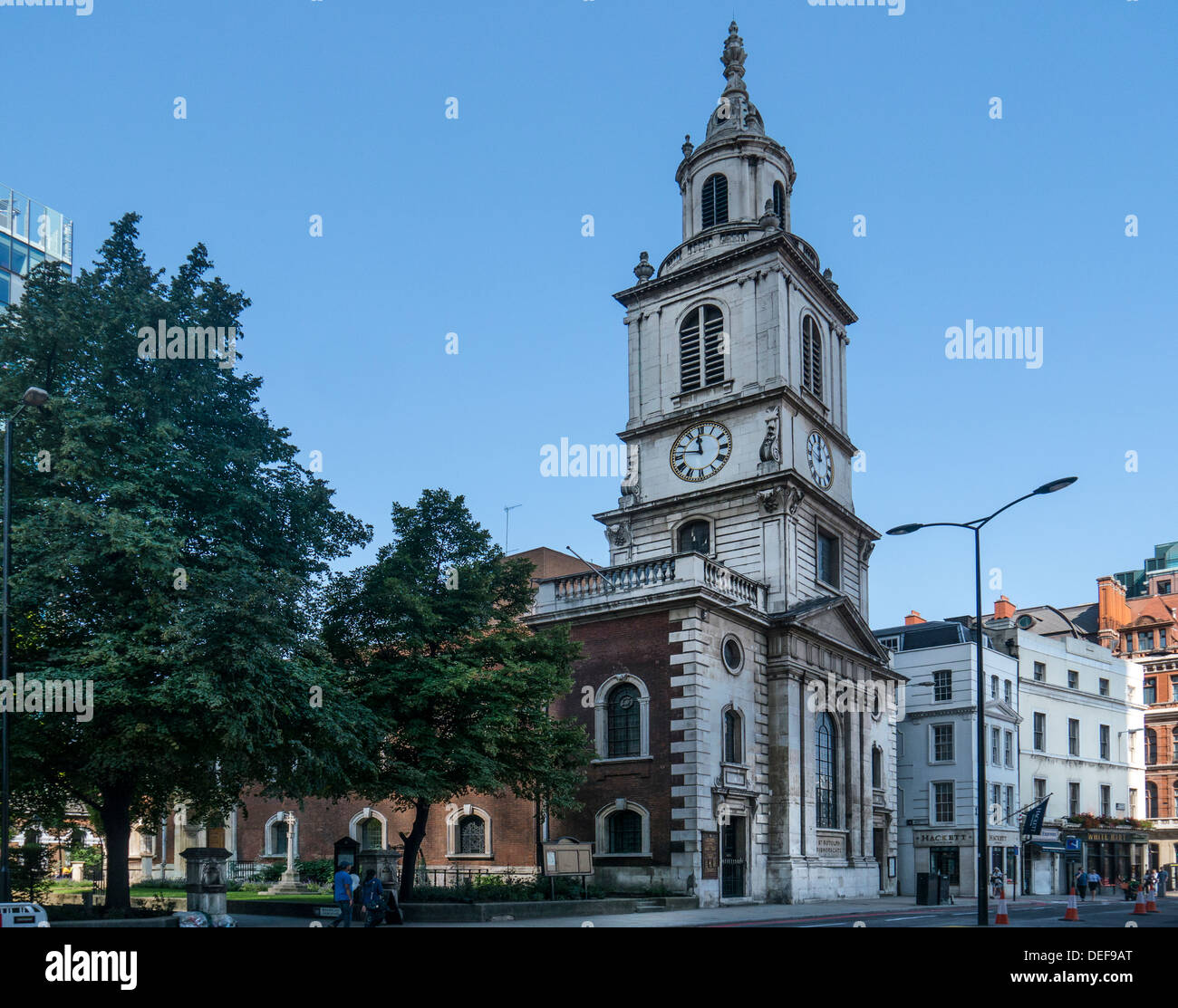 LONDRES, Royaume-Uni - 26 AOÛT 2013 : Eglise de St Botolph sans Bishopsgate sur Liverpool Street dans la ville de Londres Banque D'Images