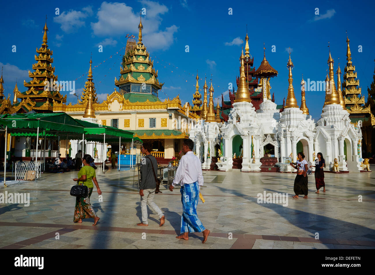 Paya Shwedagon, Yangon (Rangoon), le Myanmar (Birmanie), l'Asie Banque D'Images
