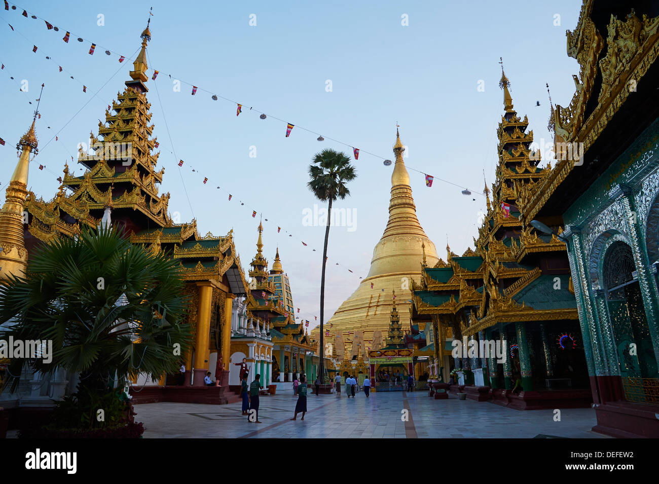Paya Shwedagon, Yangon (Rangoon), le Myanmar (Birmanie), l'Asie Banque D'Images