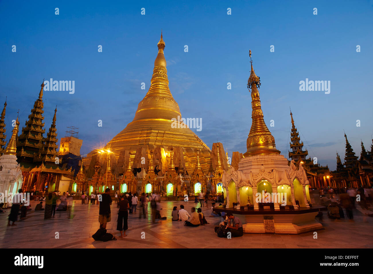 Paya Shwedagon, Yangon (Rangoon), le Myanmar (Birmanie), l'Asie Banque D'Images