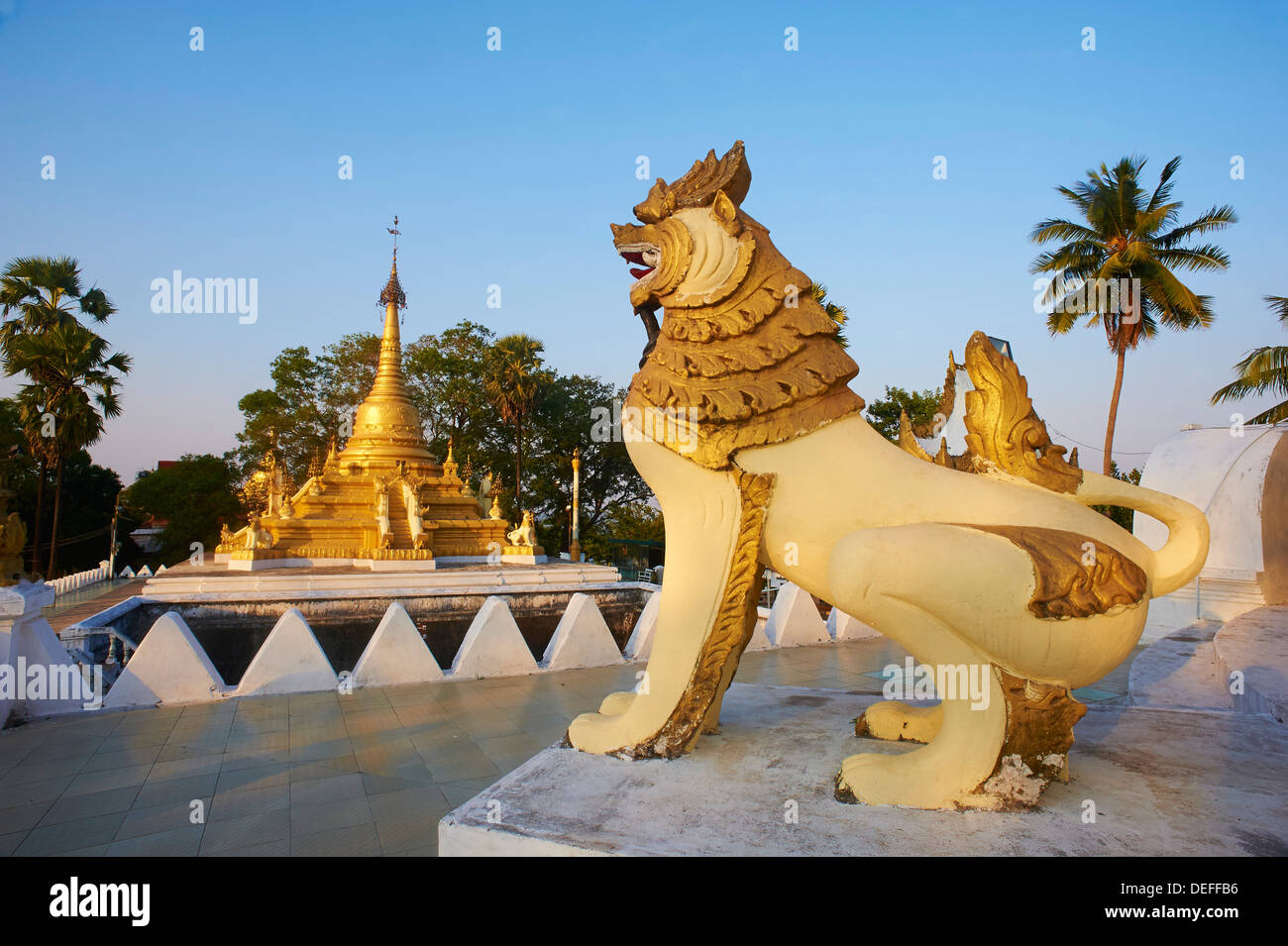 Paya, temple et monastère, Mawlamyine (Moulmein), l'État Môn, Myanmar (Birmanie), l'Asie Banque D'Images