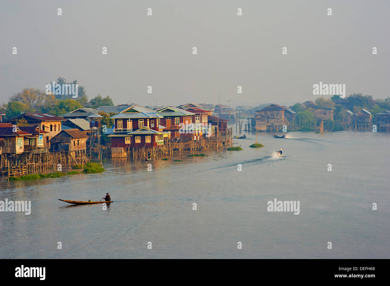 Village Nampan, lac Inle, l'État de Shan, Myanmar (Birmanie), l'Asie Banque D'Images