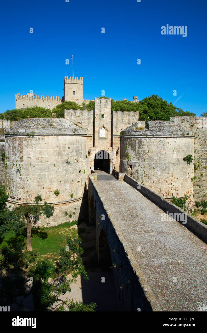 La forteresse et le Palais des grands maîtres, UNESCO World Heritage Site, Rhodes, Rhodes, Dodécanèse, îles grecques, Grèce Banque D'Images