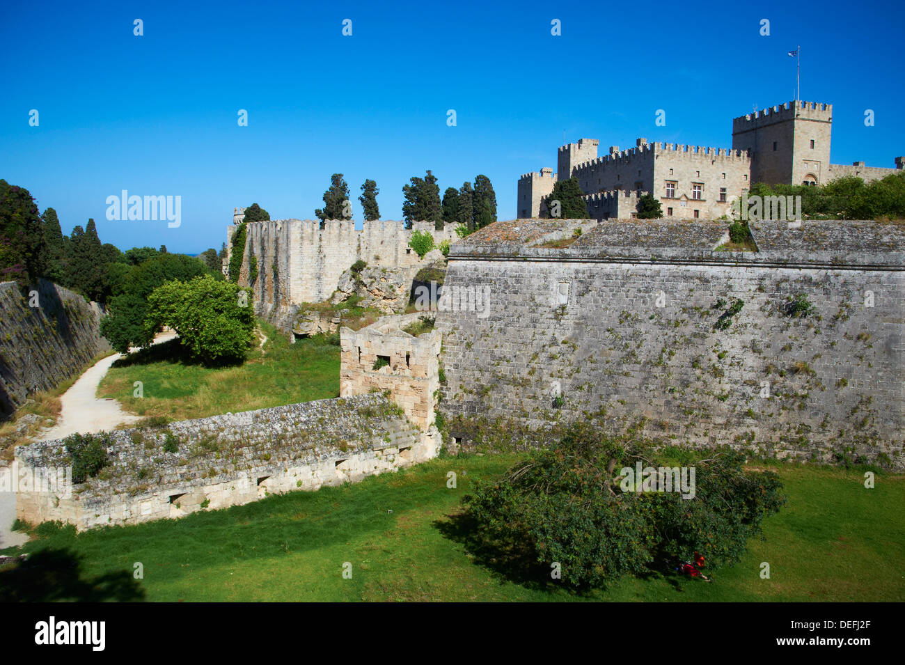 La forteresse et le Palais des grands maîtres, UNESCO World Heritage Site, Rhodes, Rhodes, Dodécanèse, îles grecques, Grèce Banque D'Images La forteresse et le Palais des grands maîtres, UNESCO World Heritage Site, Rhodes, Rhodes, Dodécanèse, îles grecques, Grèce Banque D'Images