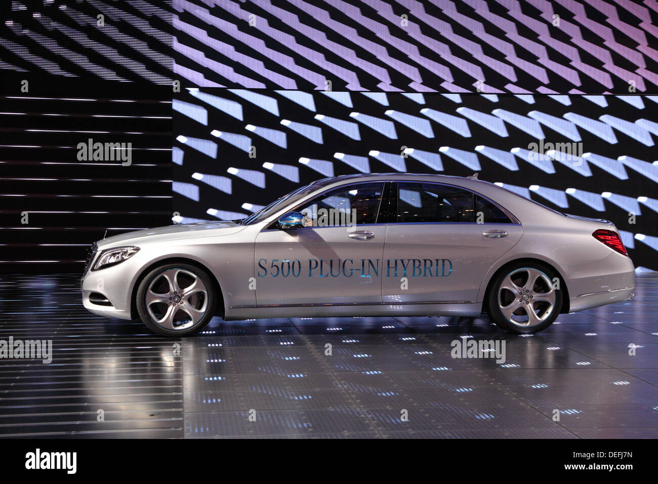 Francfort, Allemagne. 17 août, 2013. International Motor Show de Francfort, en Allemagne. Mercedes Benz S500 hybride plug-in à la 65ème IAA de Francfort, Allemagne, le 17 septembre 2013 © philipus/Alamy Live News Banque D'Images