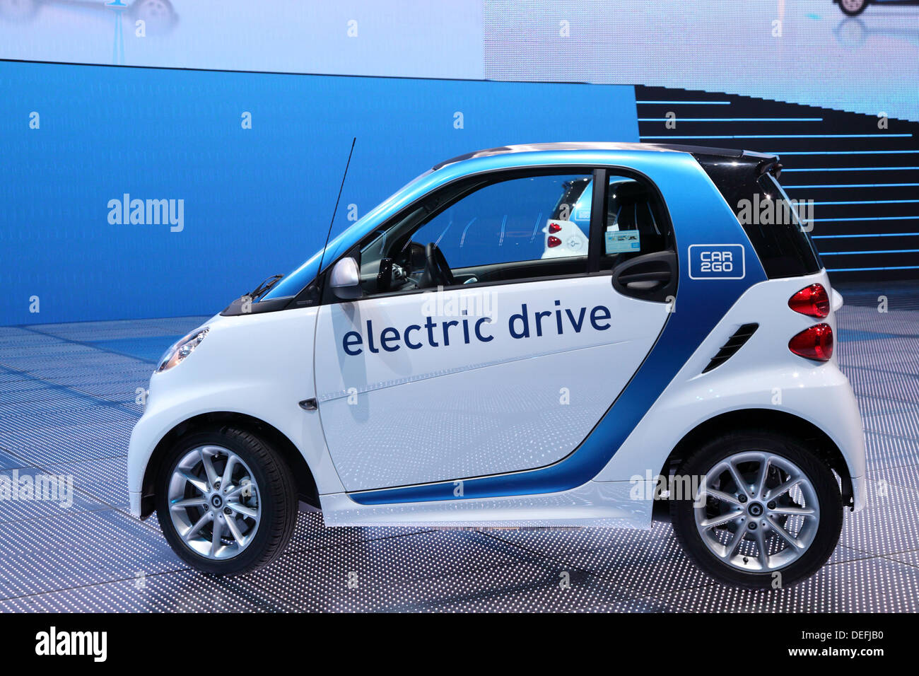Francfort, Allemagne. 17 août, 2013. International Motor Show de Francfort, en Allemagne. Smart Electric Drive car à la 65ème IAA de Francfort, Allemagne, le 17 septembre 2013 © philipus/Alamy Live News Banque D'Images