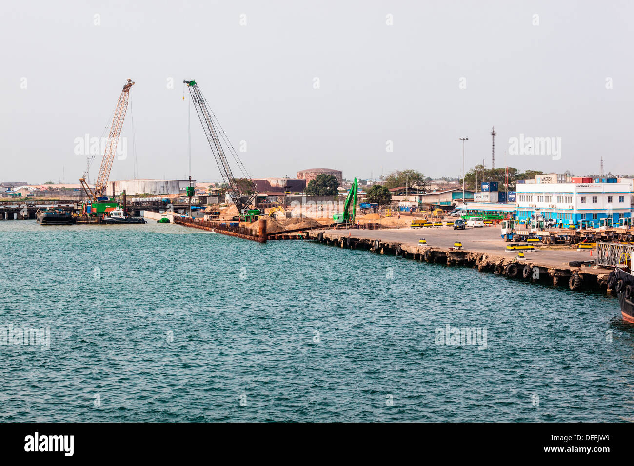 L'Afrique, Libéria, Monrovia. Les pieds en cours de construction au port. Banque D'Images