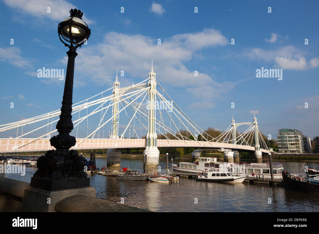 Albert Bridge sur la Tamise, Chelsea, Londres, Angleterre, Royaume-Uni, Europe Banque D'Images