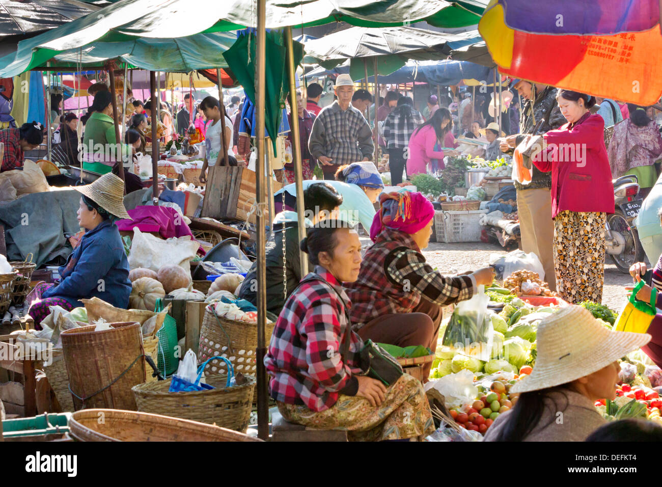 Marché Central, Kengtung, Shan State, Myanmar (Birmanie), l'Asie Banque D'Images Marché Central, Kengtung, Shan State, Myanmar (Birmanie), l'Asie Banque D'Images
