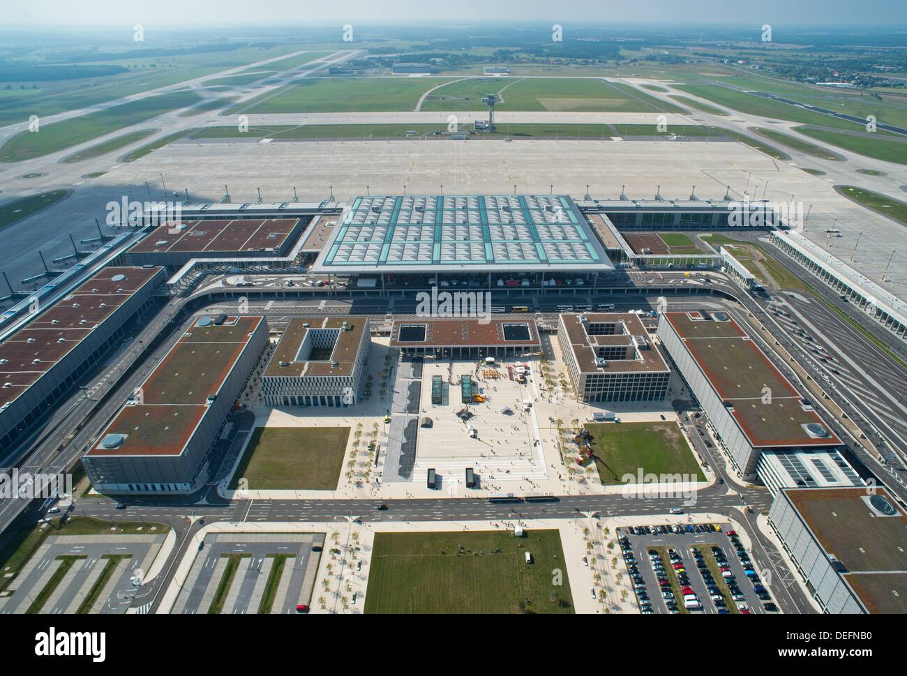 Vue du nouvel aéroport Berlin Brandenburg Willy Brandt (BER Schoenefeld