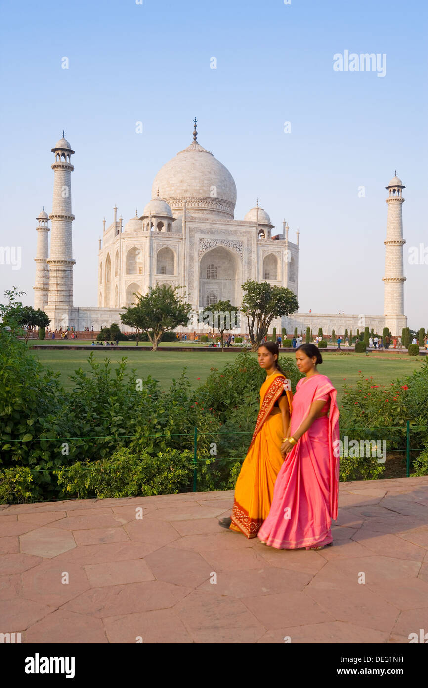 Le Taj Mahal, UNESCO World Heritage Site, Agra, Uttar Pradesh, Inde, Asie Banque D'Images