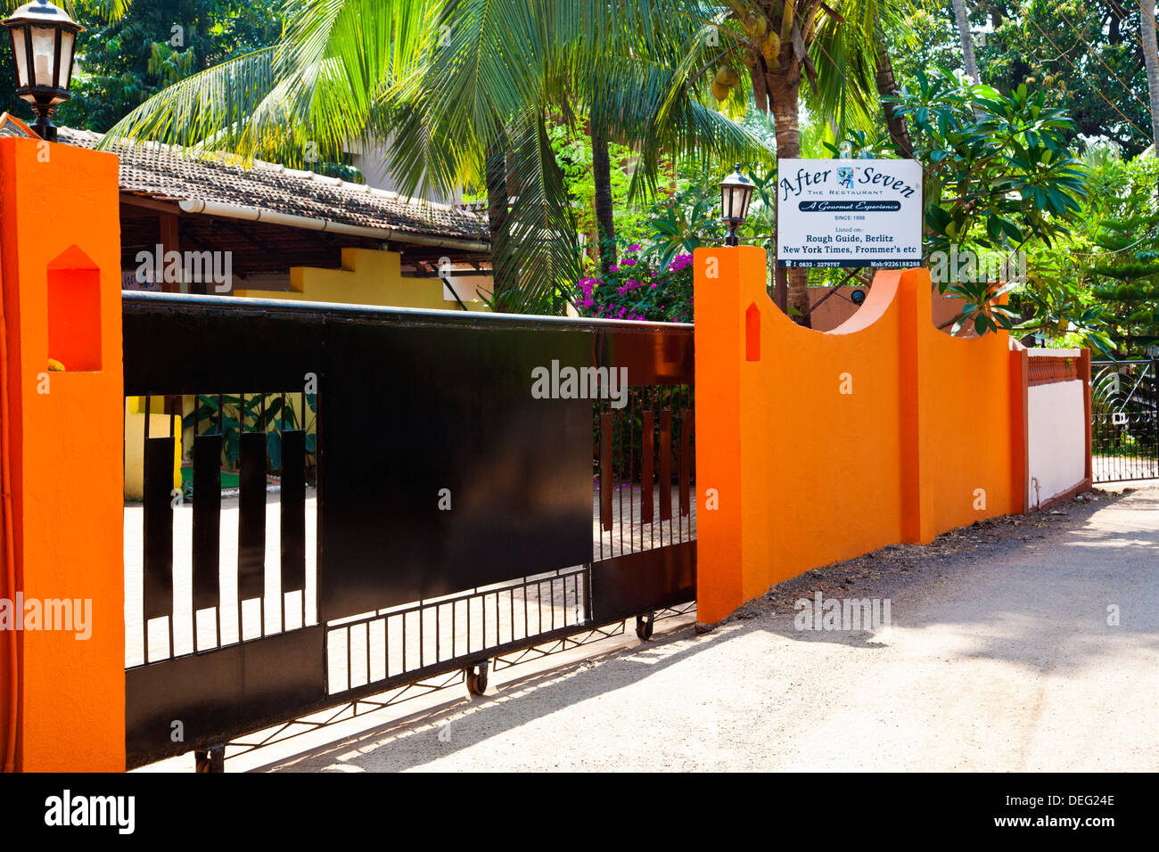 Entrée d'un restaurant, après sept, Chapel Lane, Gauravaddo, Calangute, Bardez, North Goa, Goa, Inde Banque D'Images