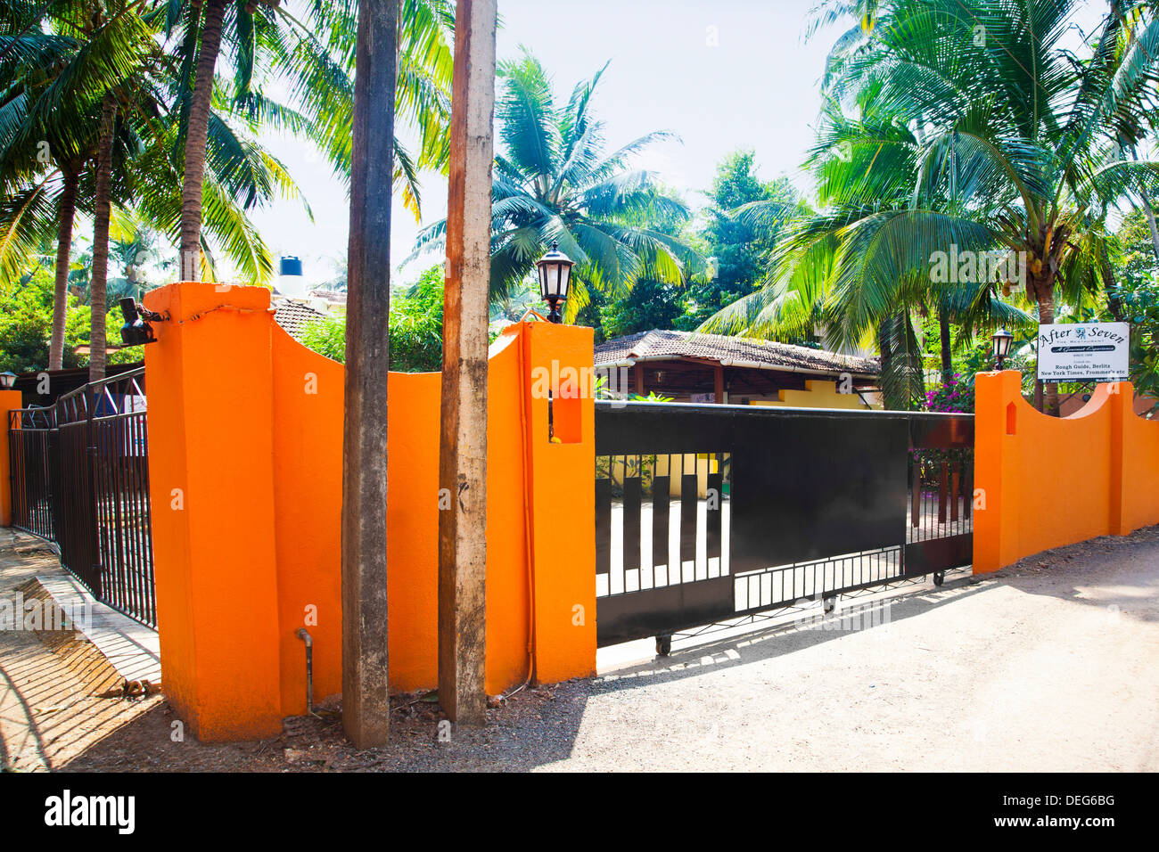 Entrée d'un restaurant, après sept, Chapel Lane, Gauravaddo, Calangute, Bardez, North Goa, Goa, Inde Banque D'Images