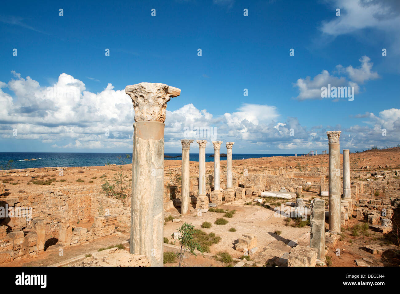 Vue depuis la basilique, Apollonia, la Libye, l'Afrique du Nord, Afrique Banque D'Images