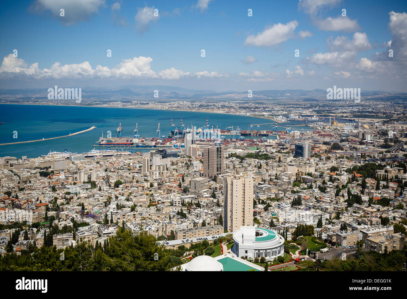 Vue sur la ville et le port, Haïfa, Israël, Moyen Orient Banque D'Images