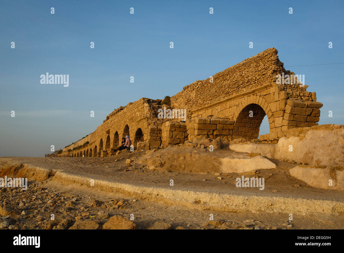 L'aqueduc romain, Césarée, Israël, Moyen Orient Banque D'Images