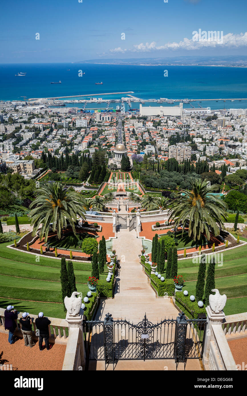 Vue sur les jardins de Bahai, Haïfa, Israël, Moyen Orient Banque D'Images