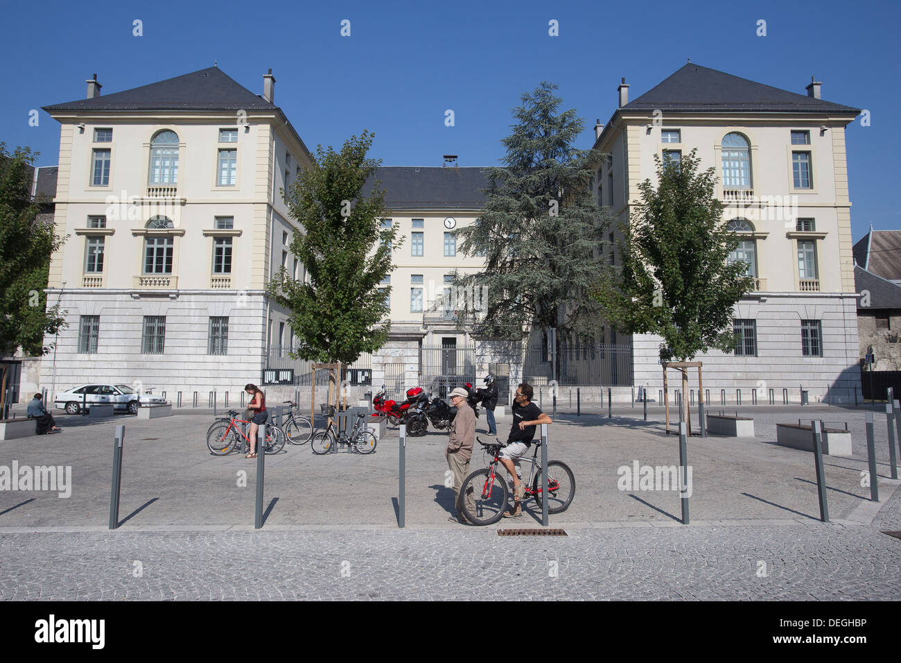 Rue derriere les murs Chambery Rhone Alpes Savoie Savoie France Europe Banque D'Images