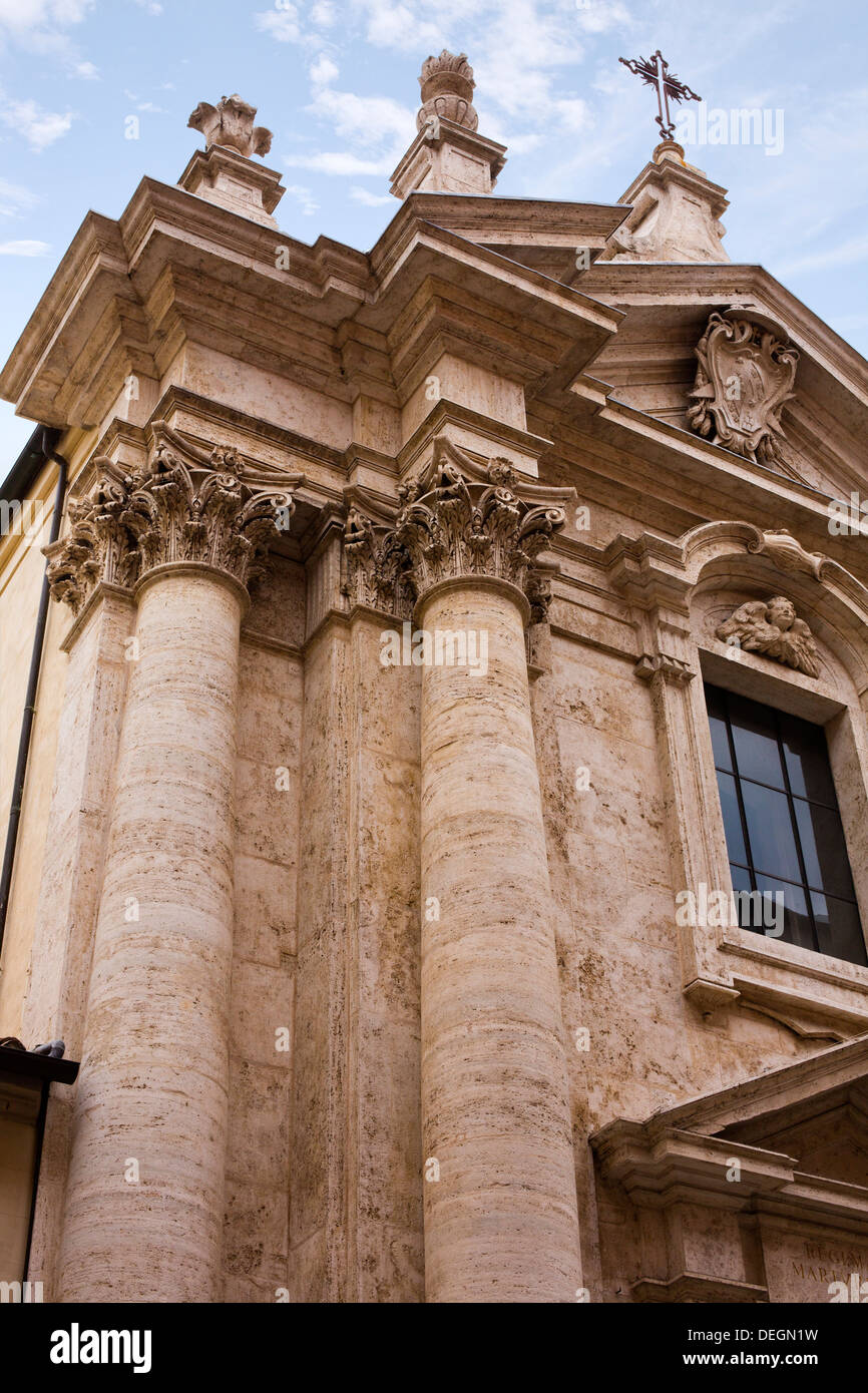 Low angle view of a church, Sienne, Toscane, Italie Banque D'Images