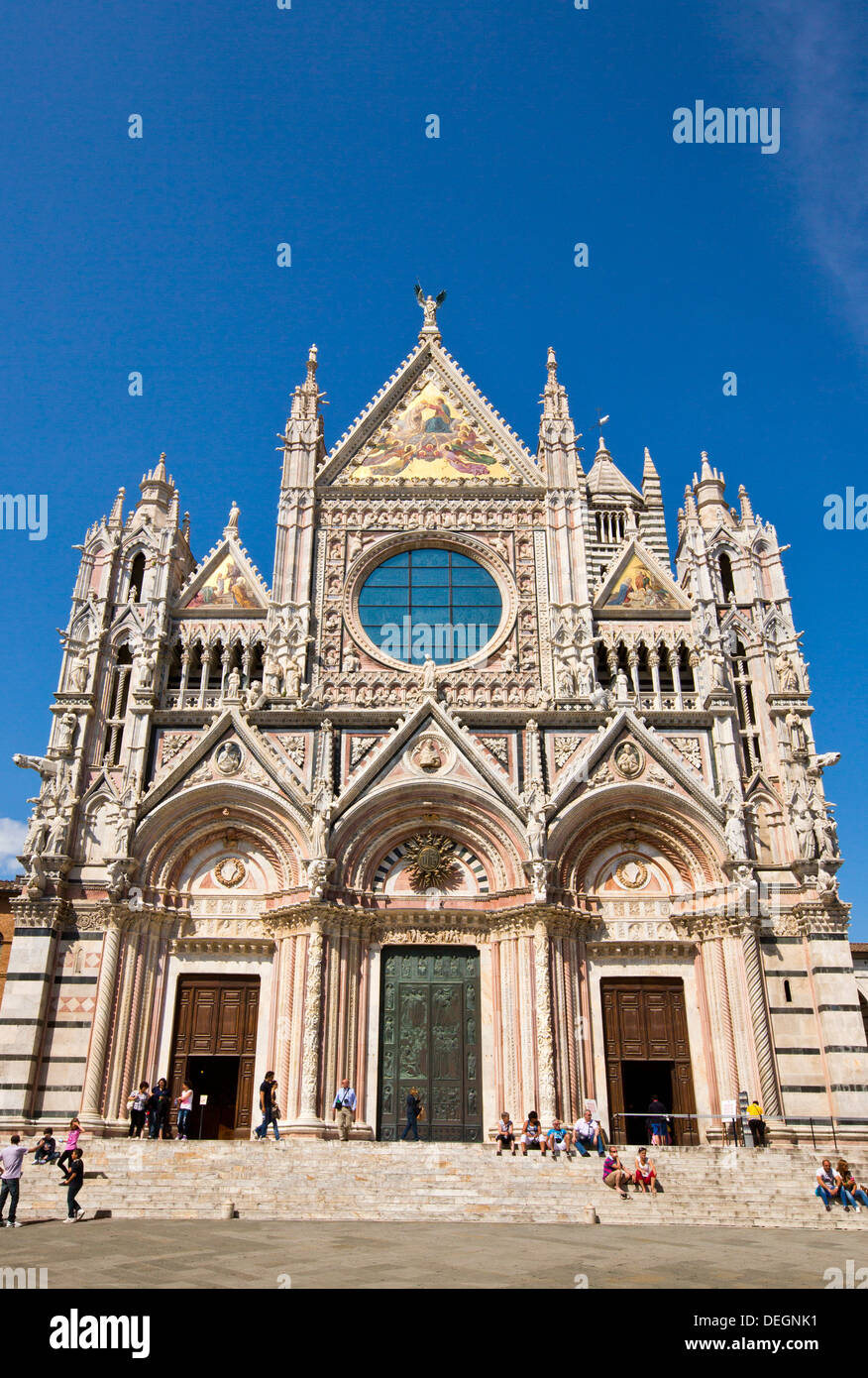 Façade d'une cathédrale, le Duomo di Siena, Sienne, Toscane, Italie Banque D'Images