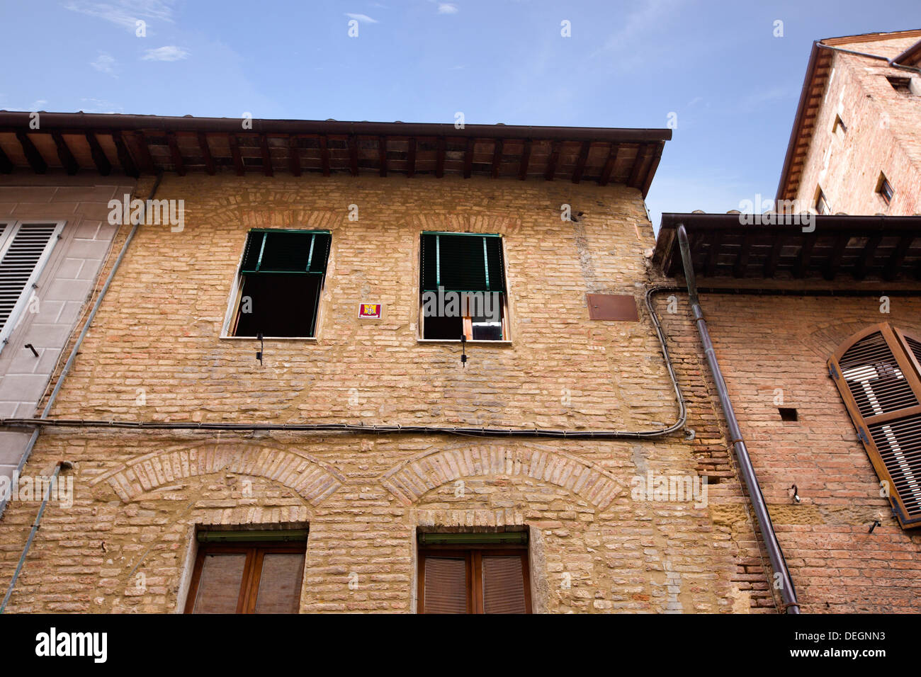 Low angle view of buildings, Sienne, Toscane, Italie Banque D'Images