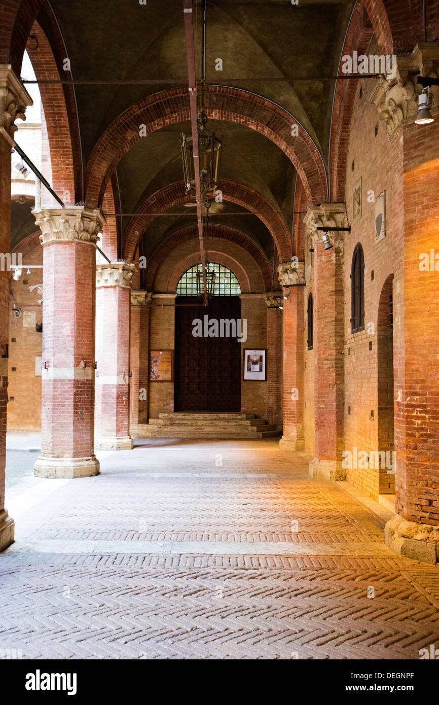 Couloir de Torre del Mangia, le Palazzo Pubblico, Piazza del Campo, Sienne, Toscane, Italie Banque D'Images
