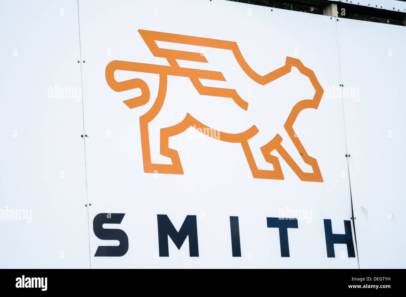 Inscrivez-vous à l'extérieur d'une usine de véhicules électriques Smith Banque D'Images