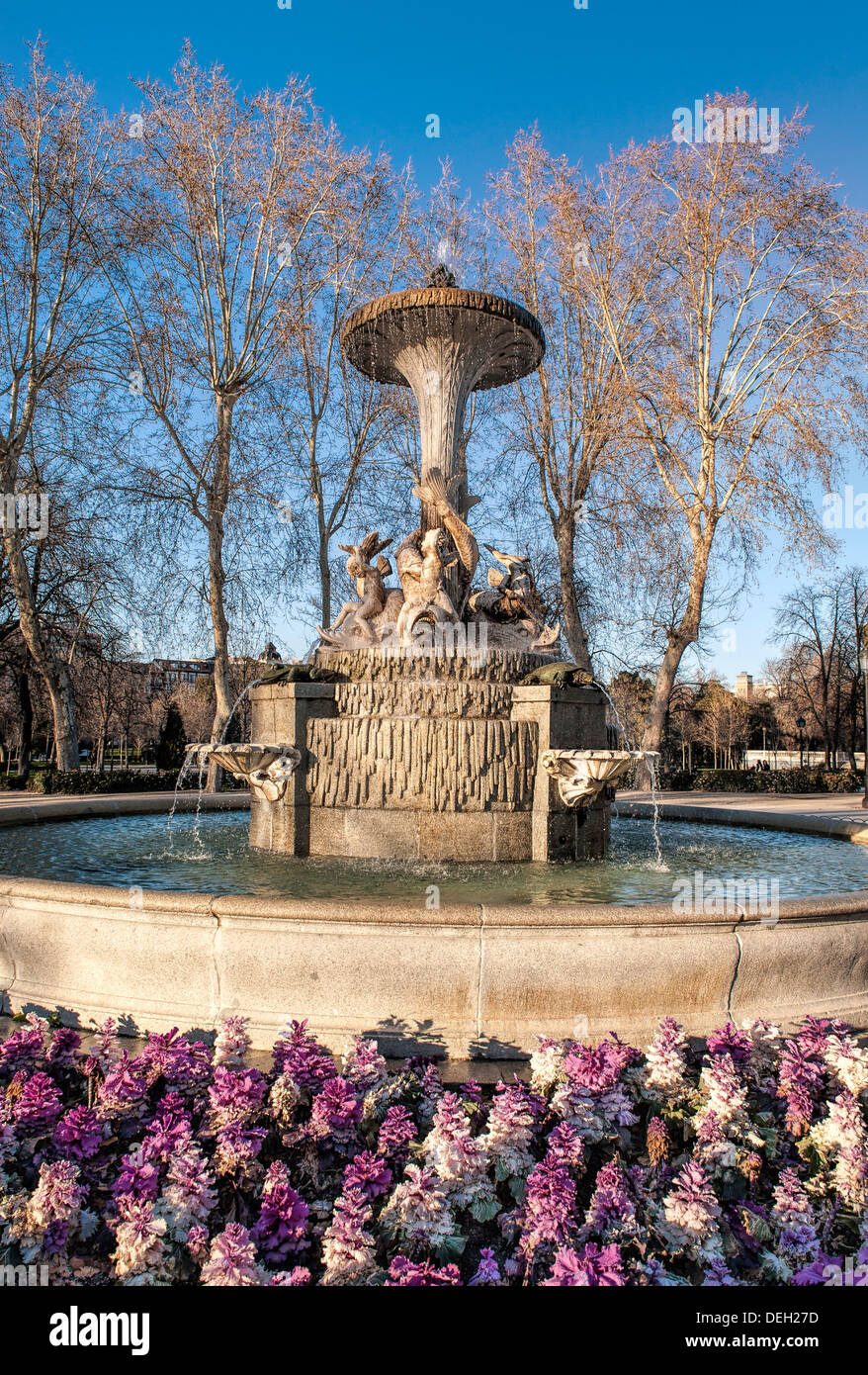 Los Galápagos fontaine, le parc du Retiro, Madrid, Espagne Banque D'Images Los Galápagos fontaine, le parc du Retiro, Madrid, Espagne Banque D'Images